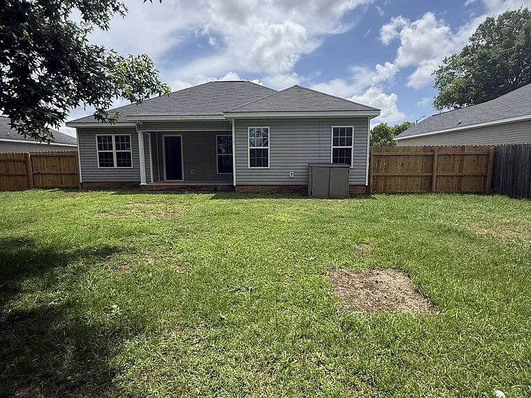 108 Ellington Ct — Photo 9