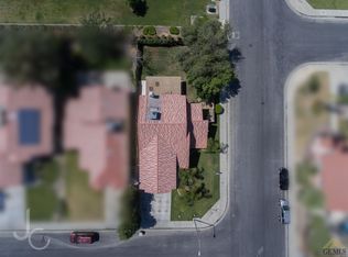 6221 Managua Dr, Bakersfield, CA 93313