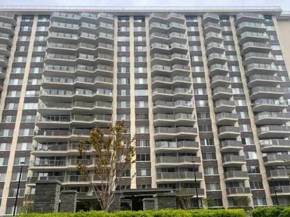 1815 215th St APT 17J, Flushing, NY 11360