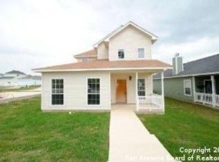137 Lark Hill Rd, Floresville, TX 78114