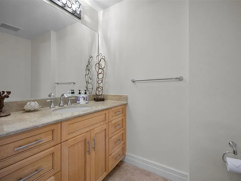 331 Cleveland St #310 — Photo 19