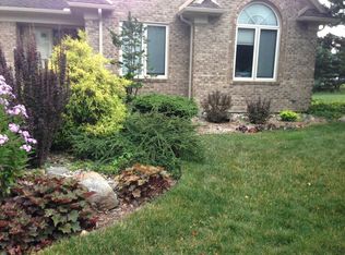 901 Jordan Dr, Troy, MI 48098