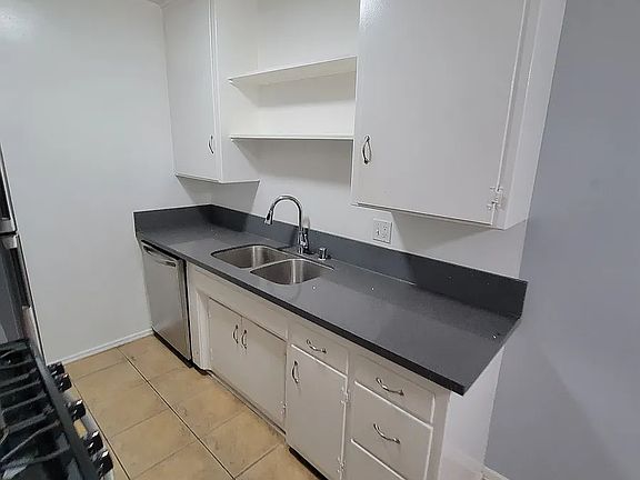 4th image of 1227 11th St APT B