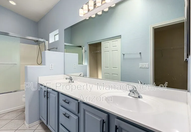 10652 W Coronado Rd — Photo 9