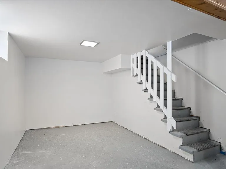 1031 Highmont Dr — Photo 17