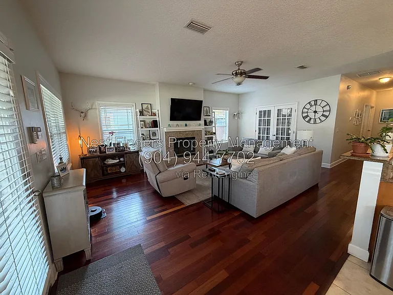 3886 Walsh St — Photo 13