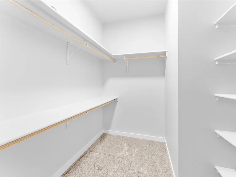 510 Waverly Ave — Photo 13