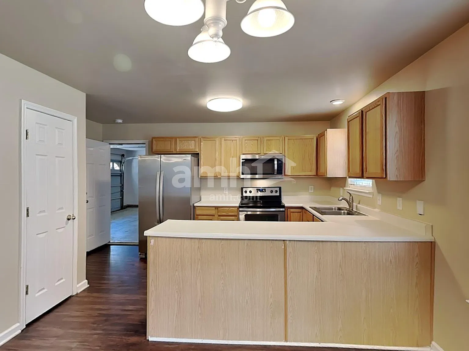 4 bed, 2.5 bath, 2287 sqft, $2,495 — Photo 3