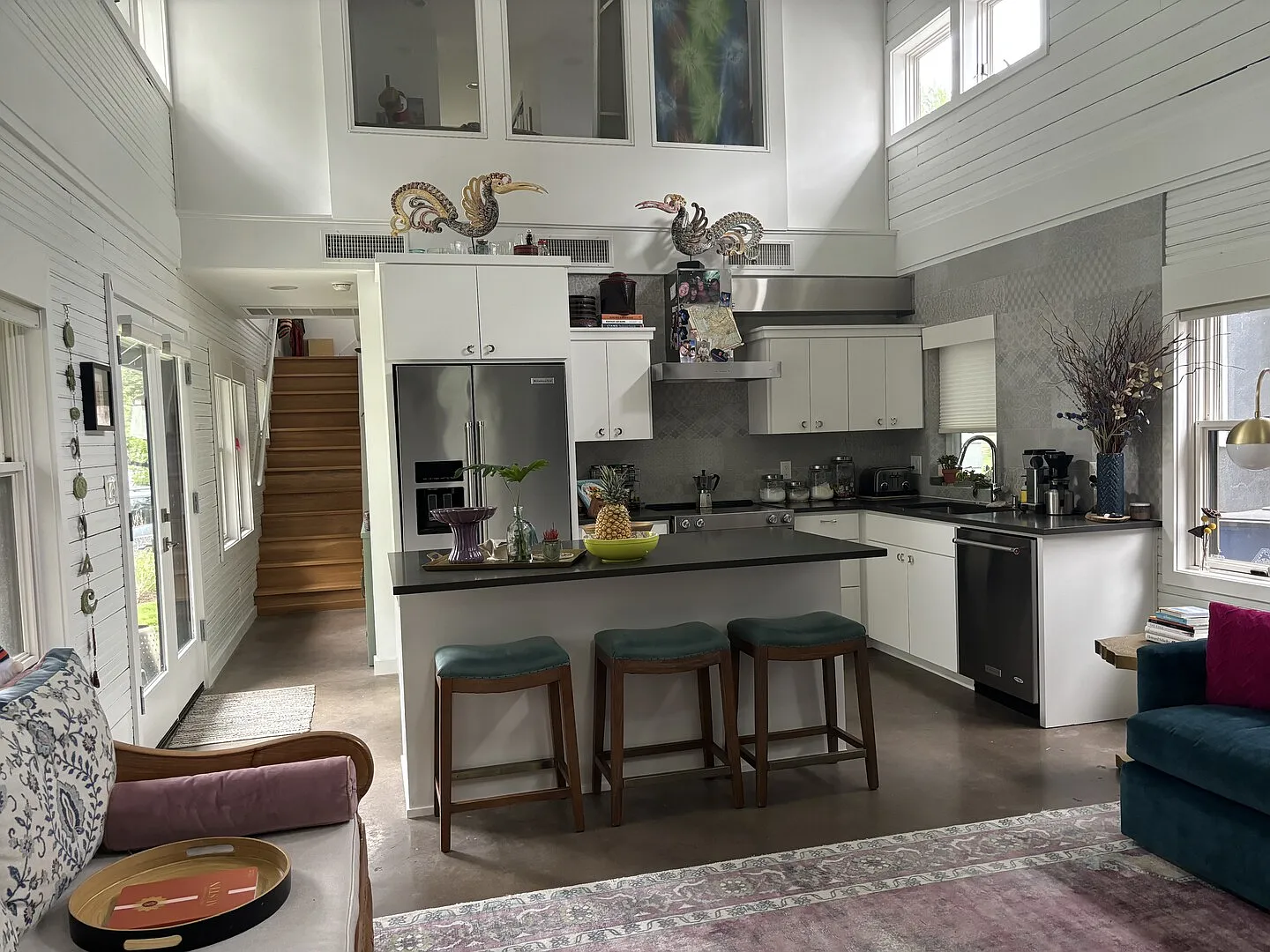 Bright, sunny two-story cozy home in Old Austin — Photo 4