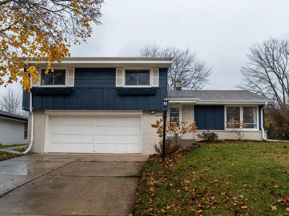 10850 W Derby AVENUE, Wauwatosa, WI 53225