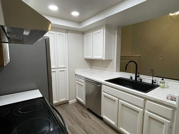 2nd image of 7514 Oxford Cir #7514