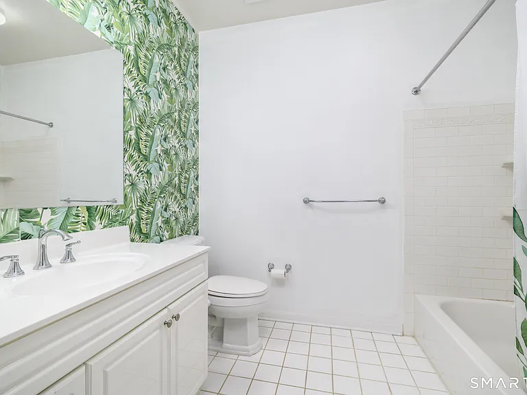 850 E Main St #412 — Photo 14