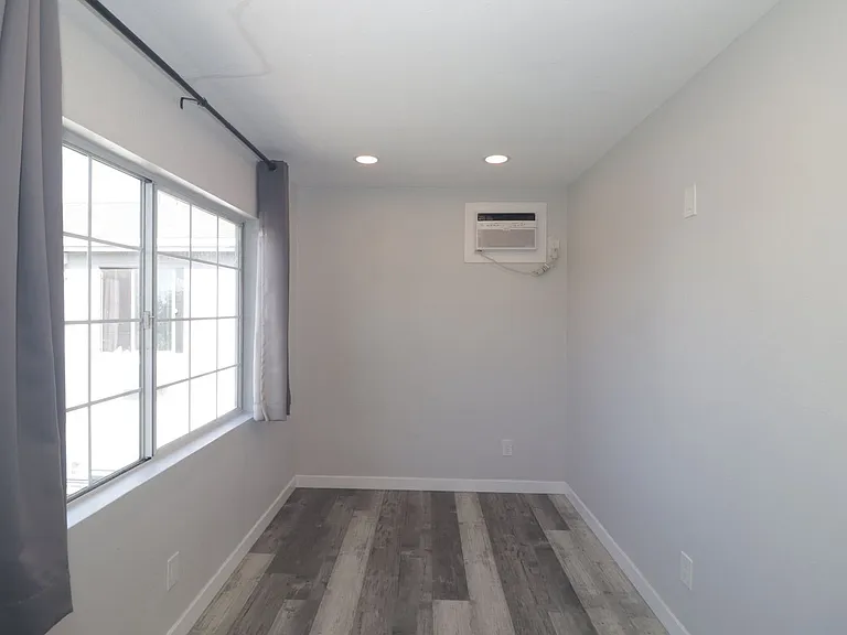 4239 Swift Ave — Photo 36