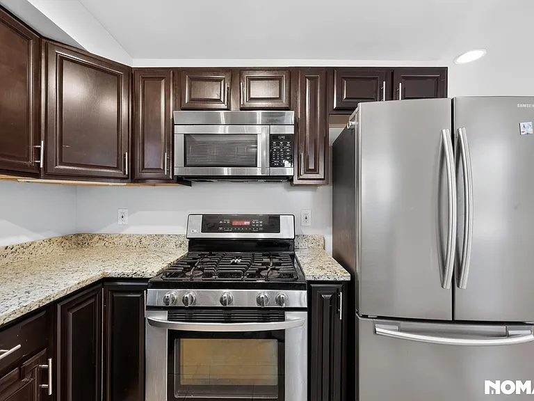 8507 Potomac Ave — Photo 12