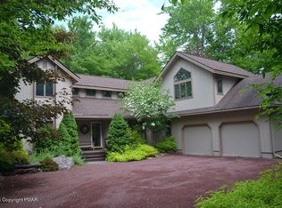 225 Leatherstocking Ln, Pocono Pines, PA
