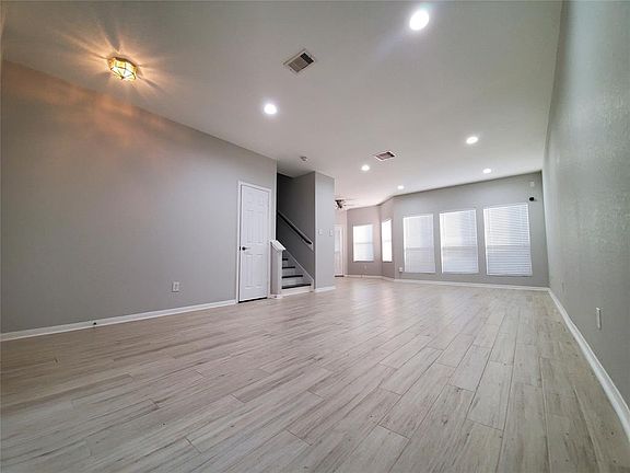 5th image of 8707 Challis Park Ct