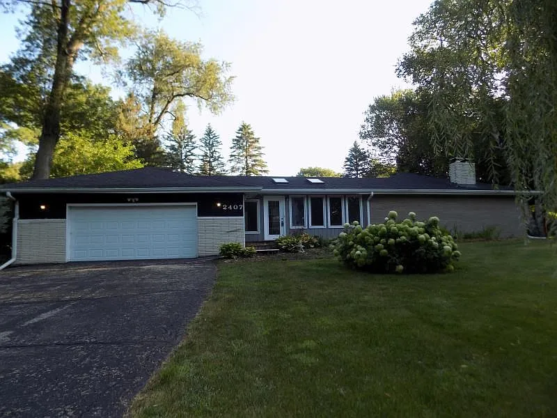 2407 Trillium Trl photo 1