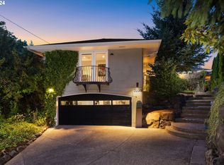 3200 NW Greenbriar Ter, Portland, OR 97210