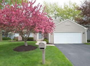 931 Saybrook Ln, Buffalo Grove, IL 60089