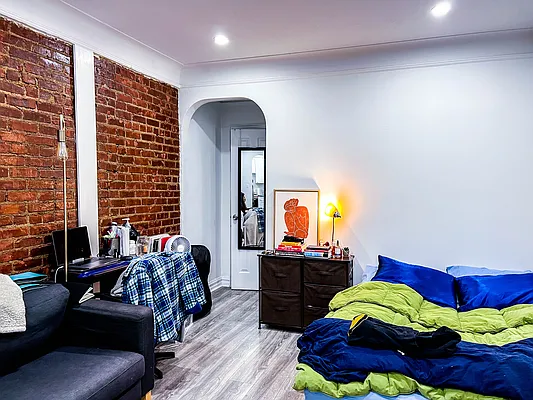 Rented by Voro New York | media 48