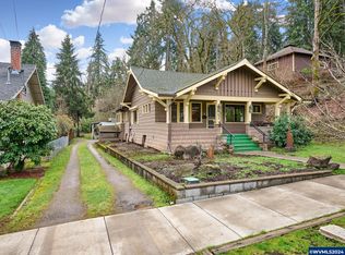 411 W Main St, Silverton, OR 97381