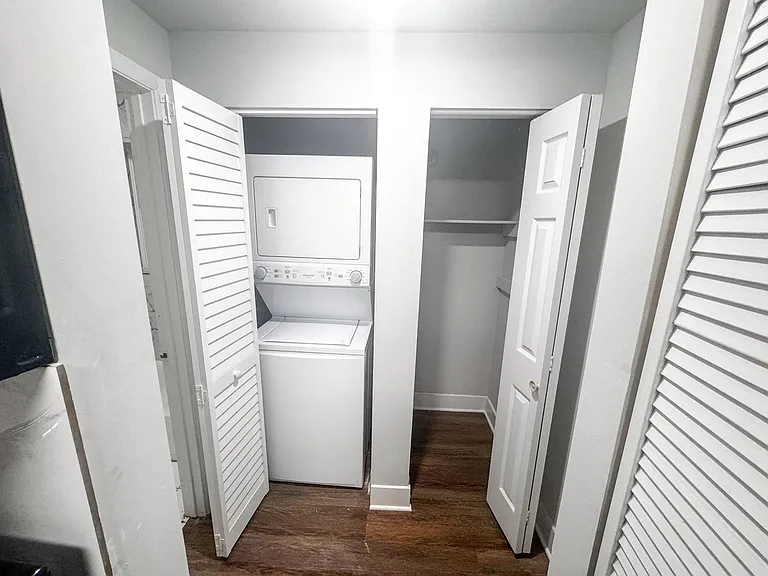 2046 W. Charleston St. — Photo 9