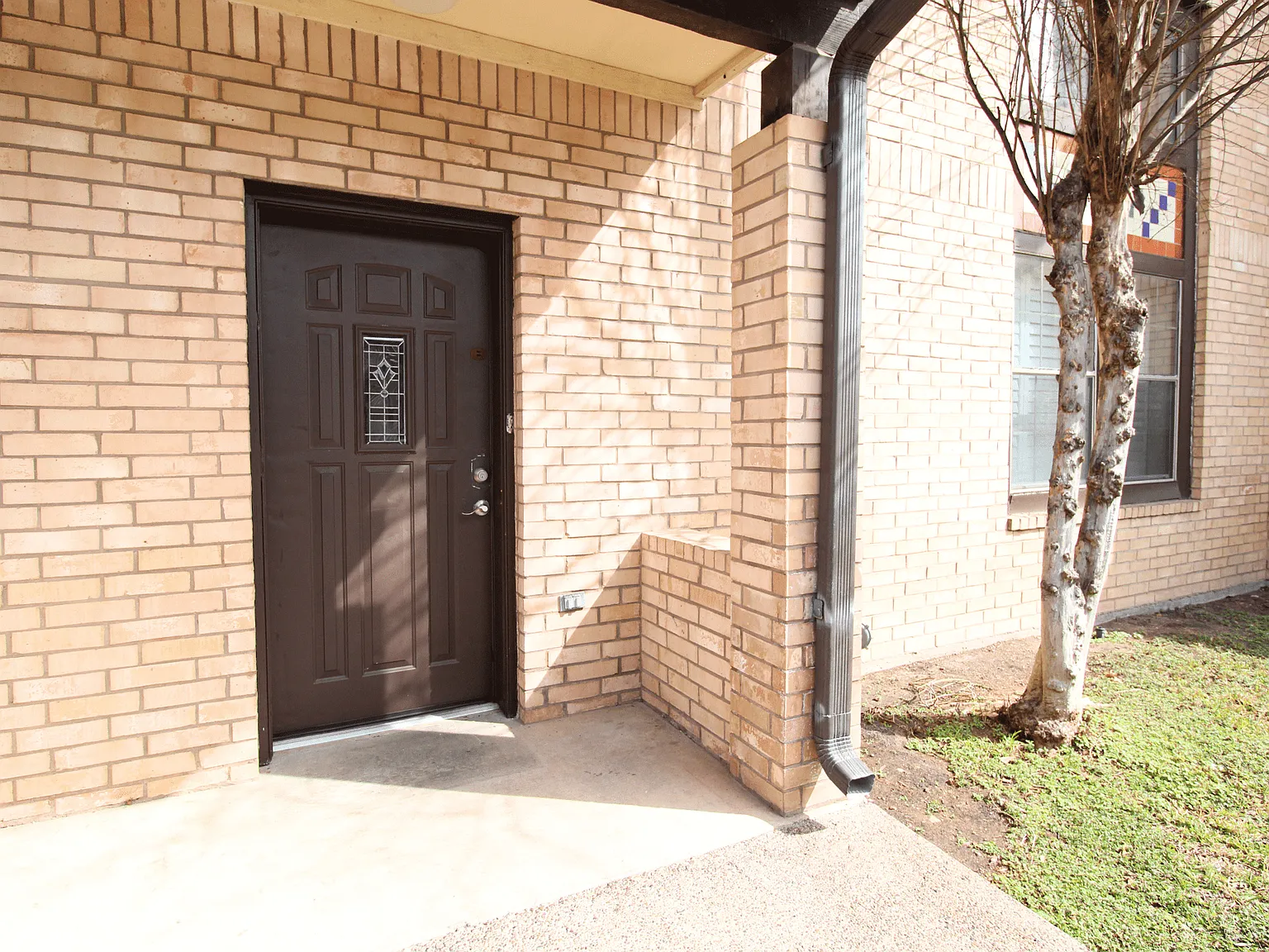 3 bed, 2.5 bath, 1468 sqft, $1,950 — Photo 2