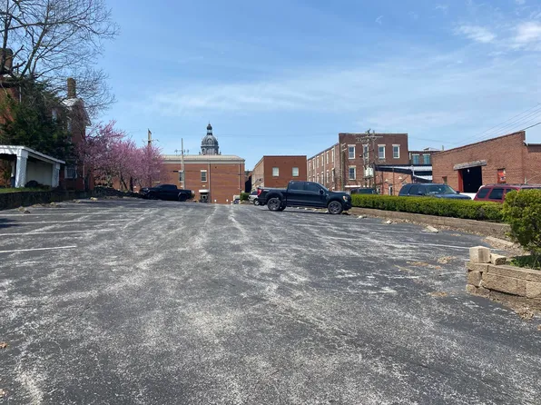 101 3rd St, Paris, KY 40361