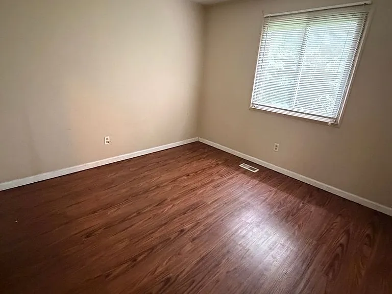 777 W Galbraith Rd — Photo 5