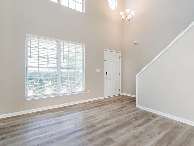 108 N Honey Springs Ave — Photo 4