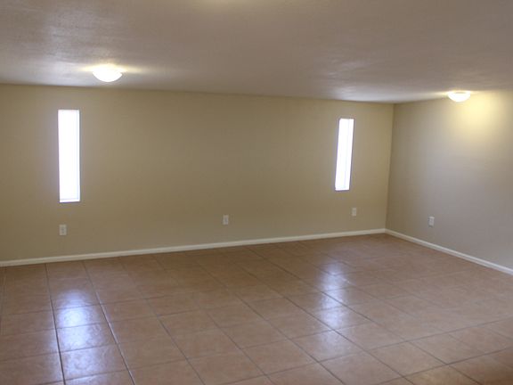 5th image of 1138 E 10th St