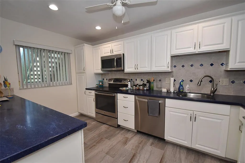 2 bed, 2.0 bath, 1216 sqft, $2,500 — Photo 3