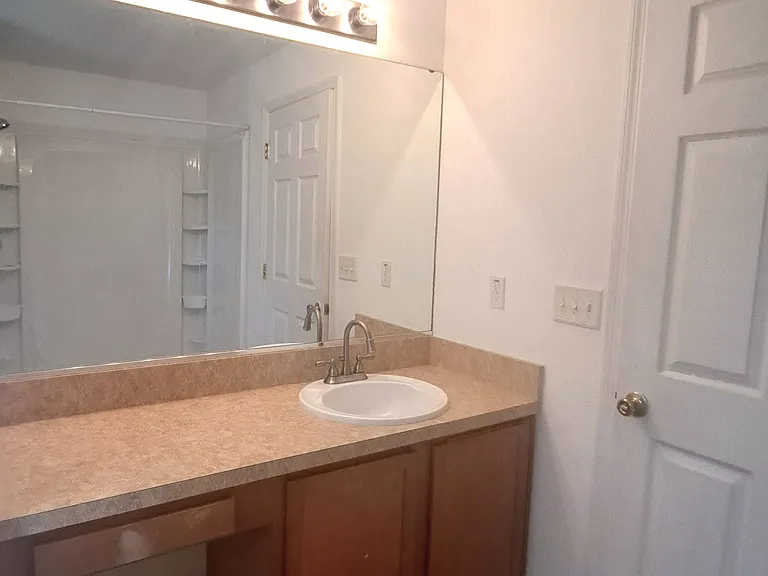 16 Lloshire Path — Photo 12