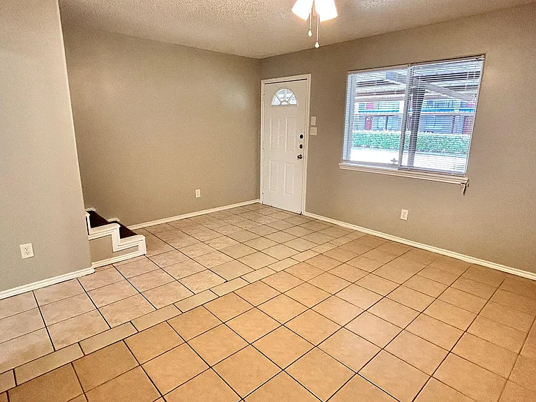 2308 W Elisa Ln #5 — Photo 9