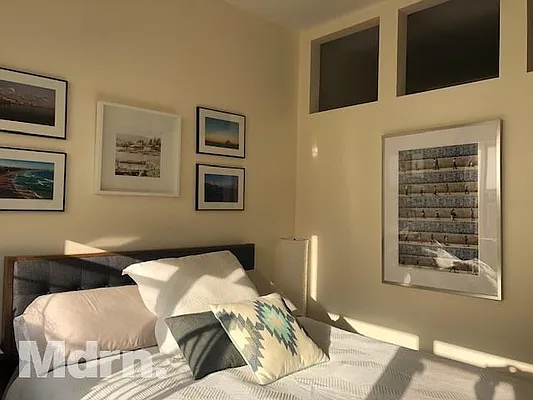 Rented by Mdrn Residential | media 7