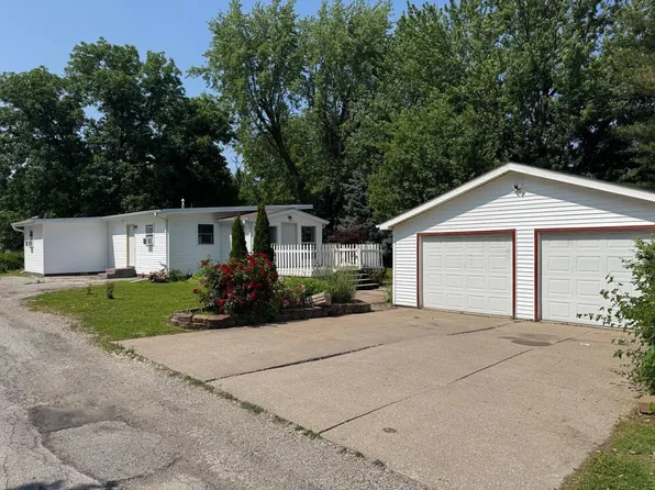 517 1/2 Woodlawn Ave, Muscatine, IA 52761