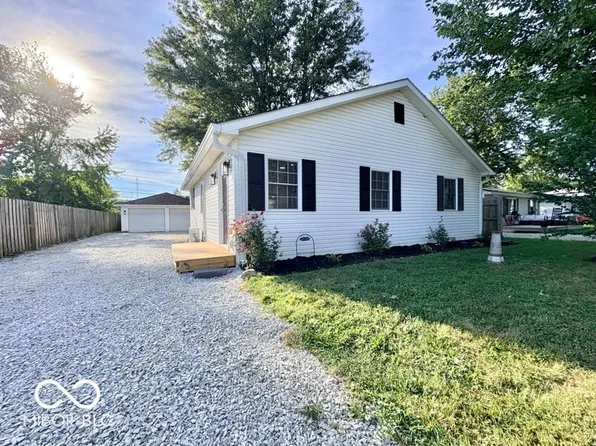 5717 N Clover Maple Dr, Fairland, IN 46126
