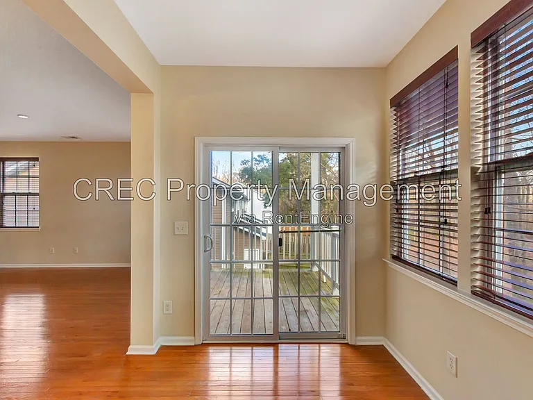 9161 Parlor Dr — Photo 6