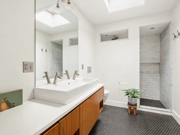 203 Huntington Street image 9 of 15