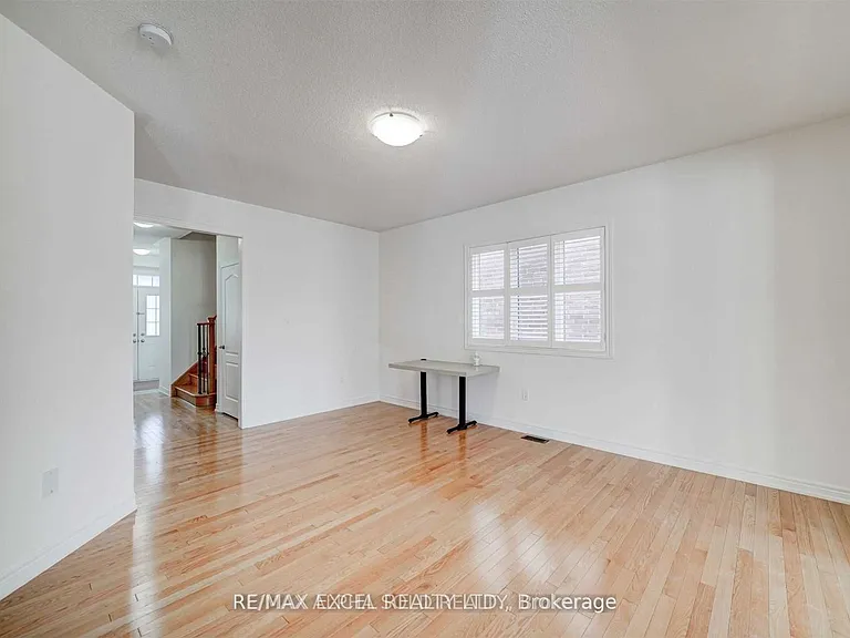 67 Alvin Curling Cres — Photo 9