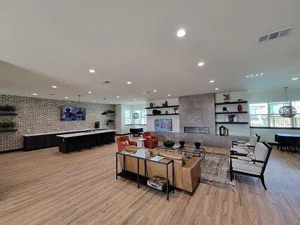 The Grove Apartments — Photo 14