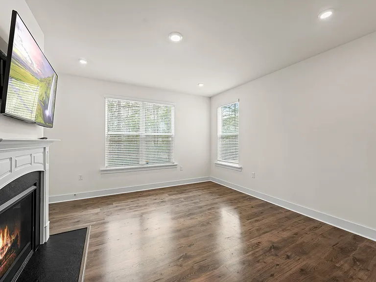 463 Autumn Rain St — Photo 14