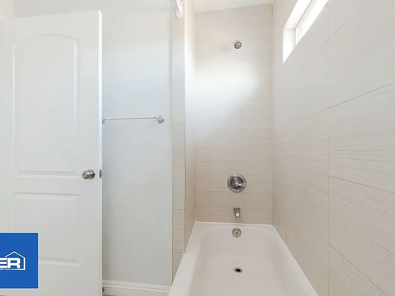 2722 E Cincinnati St — Photo 7