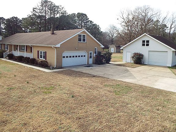 big House big Garage & Shed