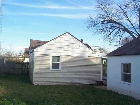 2nd image of 1635 Bauer Ave