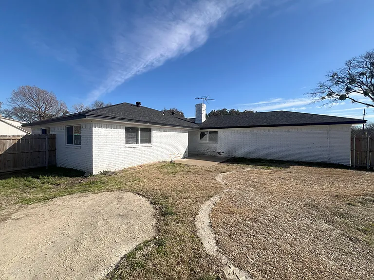 742 Royal Oaks Dr — Photo 16