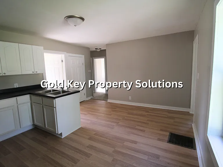 300 N Biltmore Ave — Photo 11