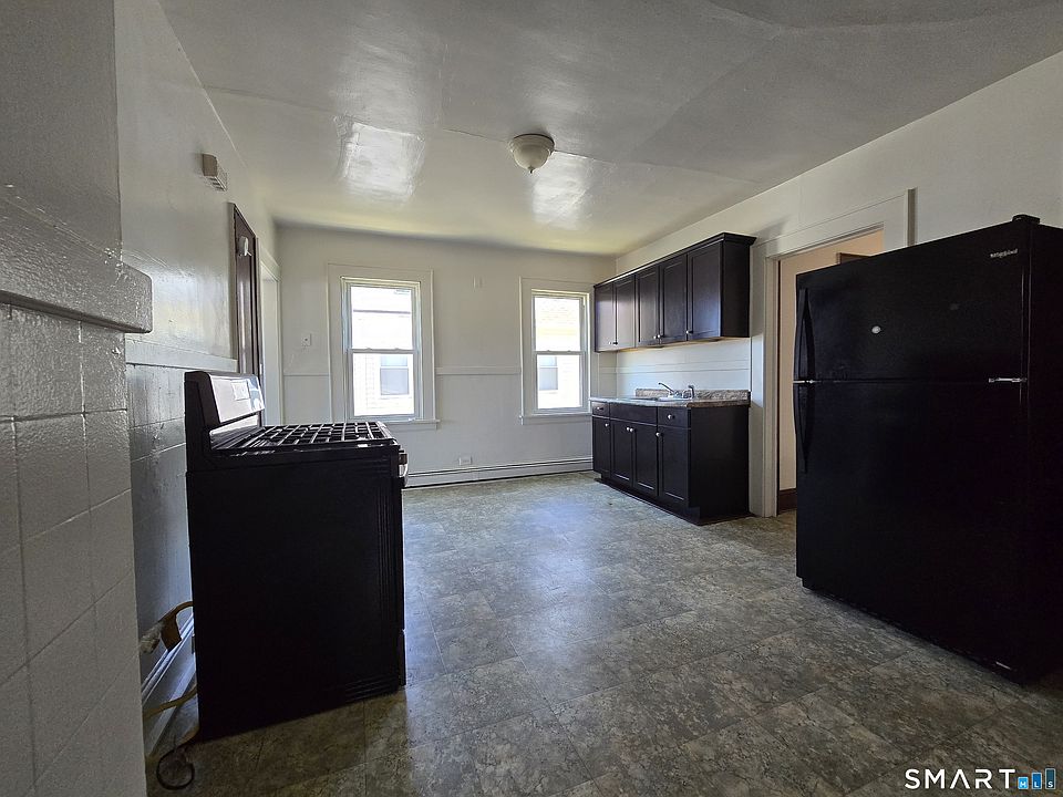 1st image of 125 Hollister Ave