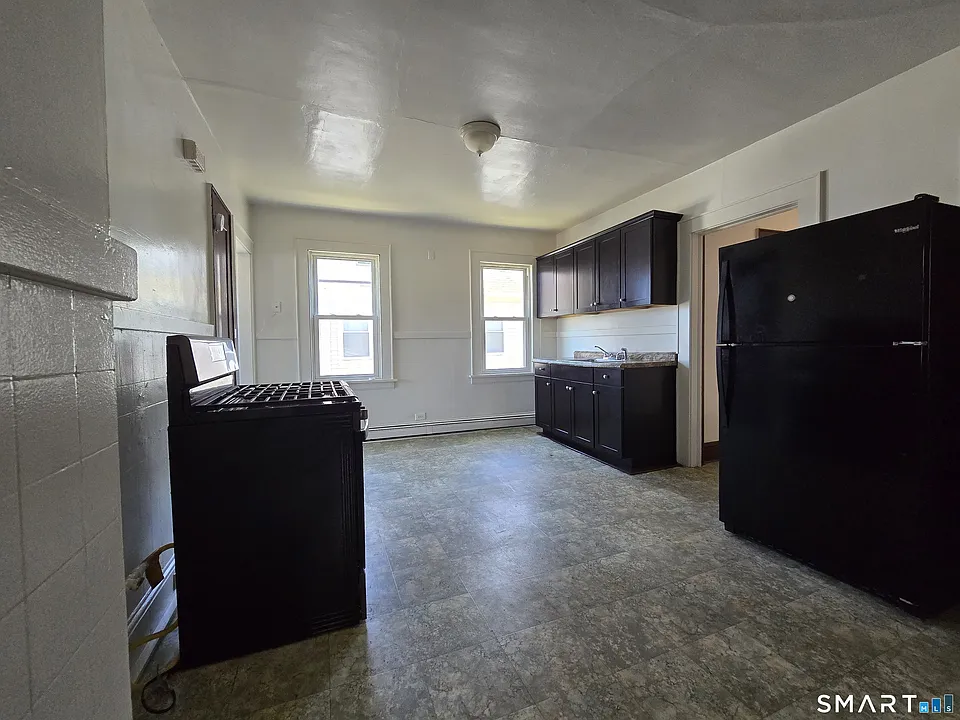 125 Hollister Ave