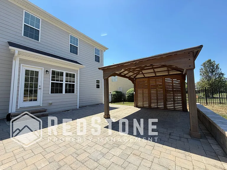 1823 Buxton Way — Photo 2